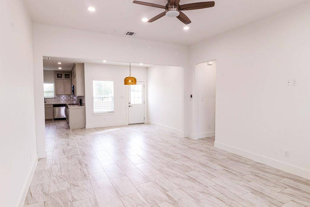 540 Highview Court, Godley, TX 76044