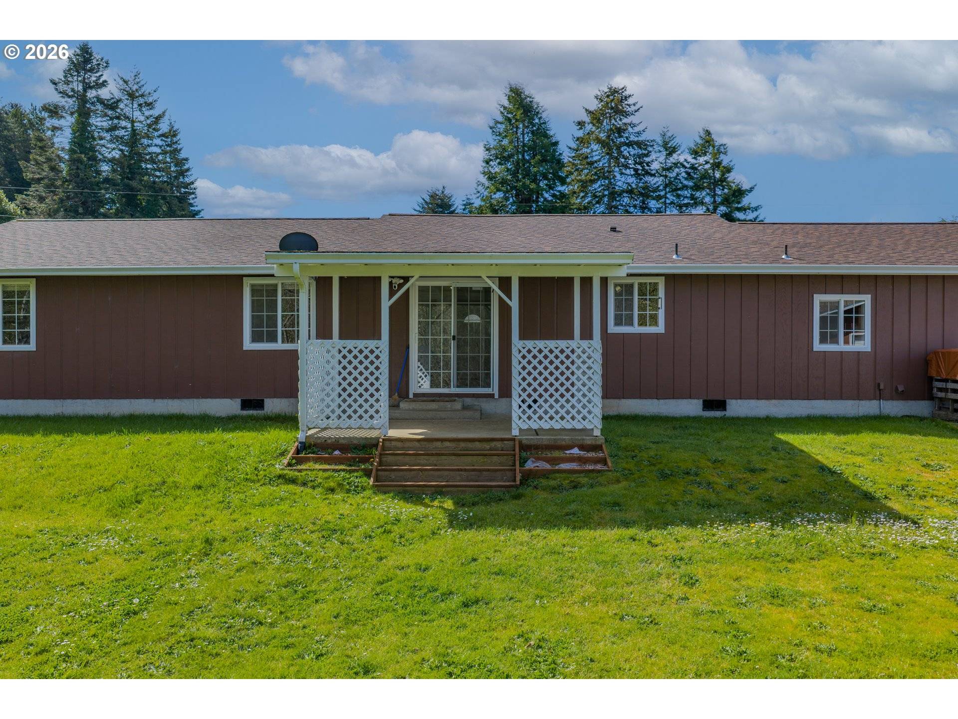 530 ROBINHOOD AVE, Lakeside, OR 97449