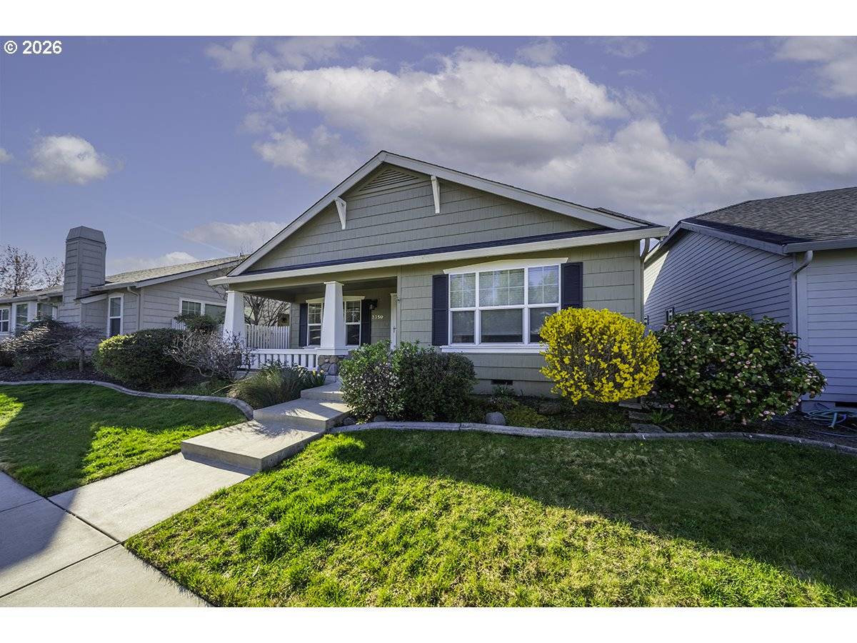 3350 EDGEWATER DR, Medford, OR 97504