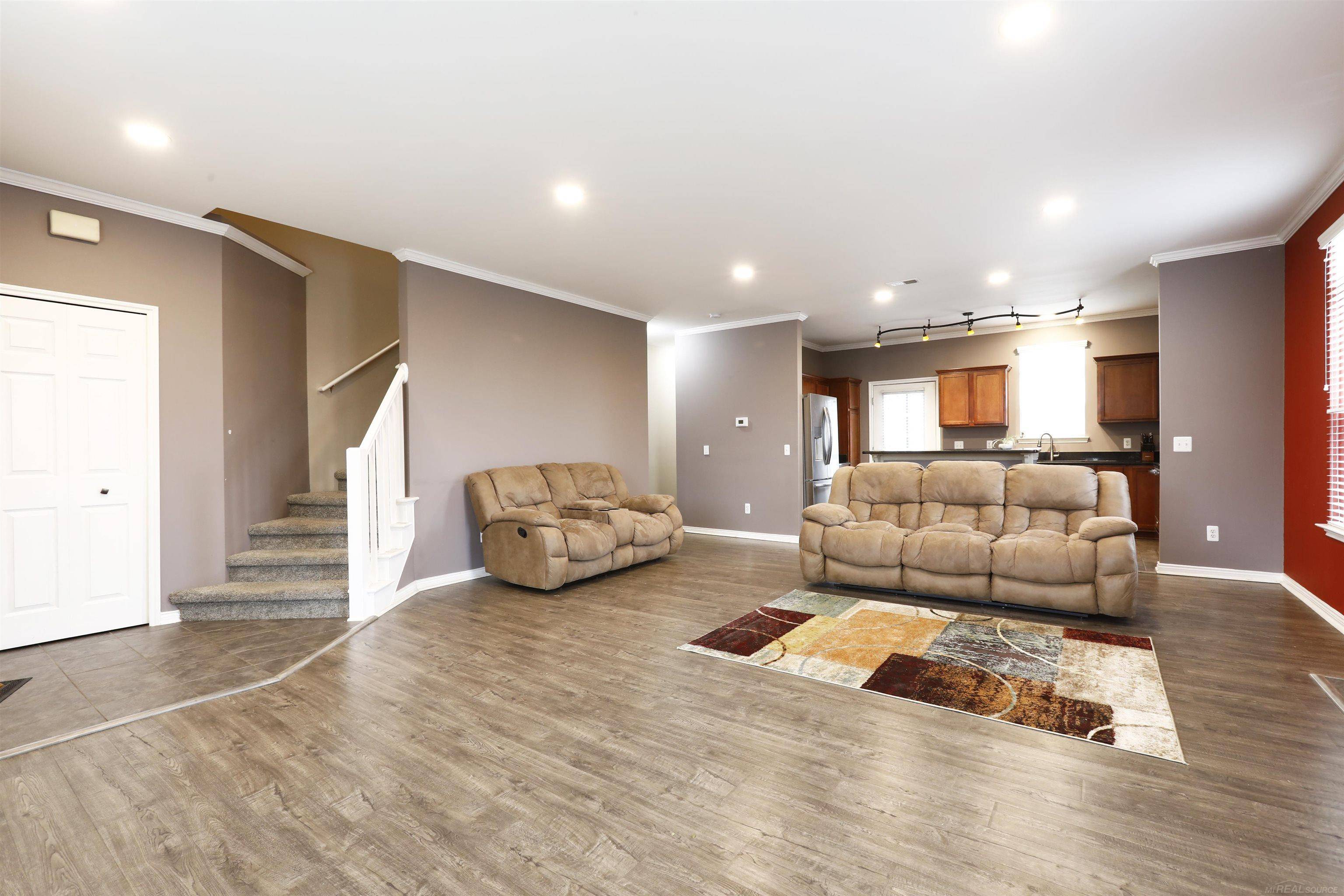 11716 Weingartz East ST, Utica, MI 48315