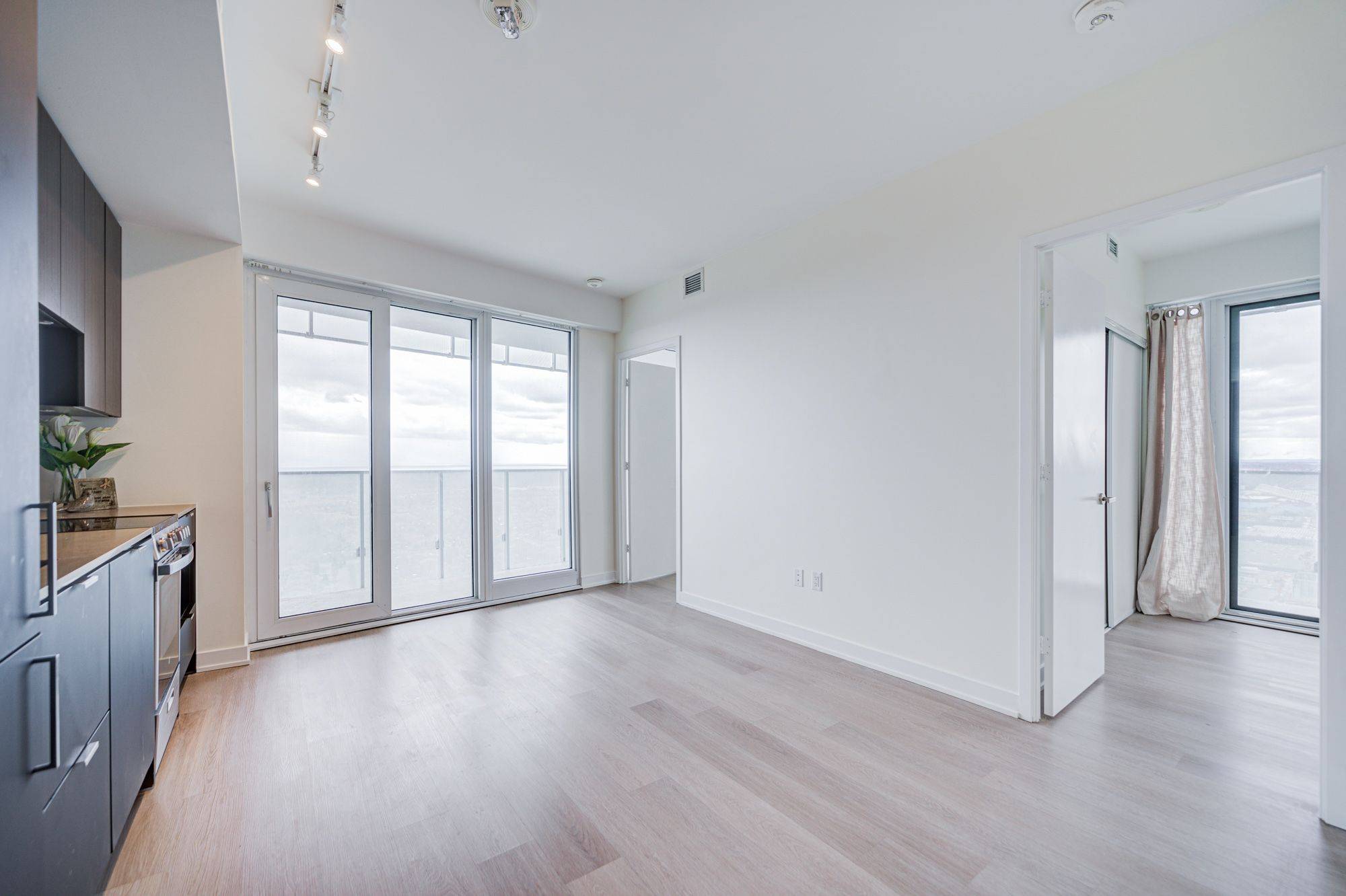 3883 Quartz RD #2709, Mississauga, ON L5B 0M4