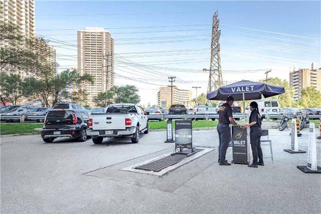 1243 Islington AVE #301, Toronto W08, ON M8X 1Y9