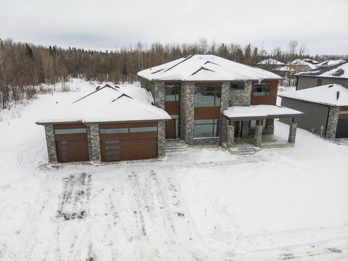 671 Ballycastle CRES, Blossom Park - Airport And Area, ON K1X 0A3