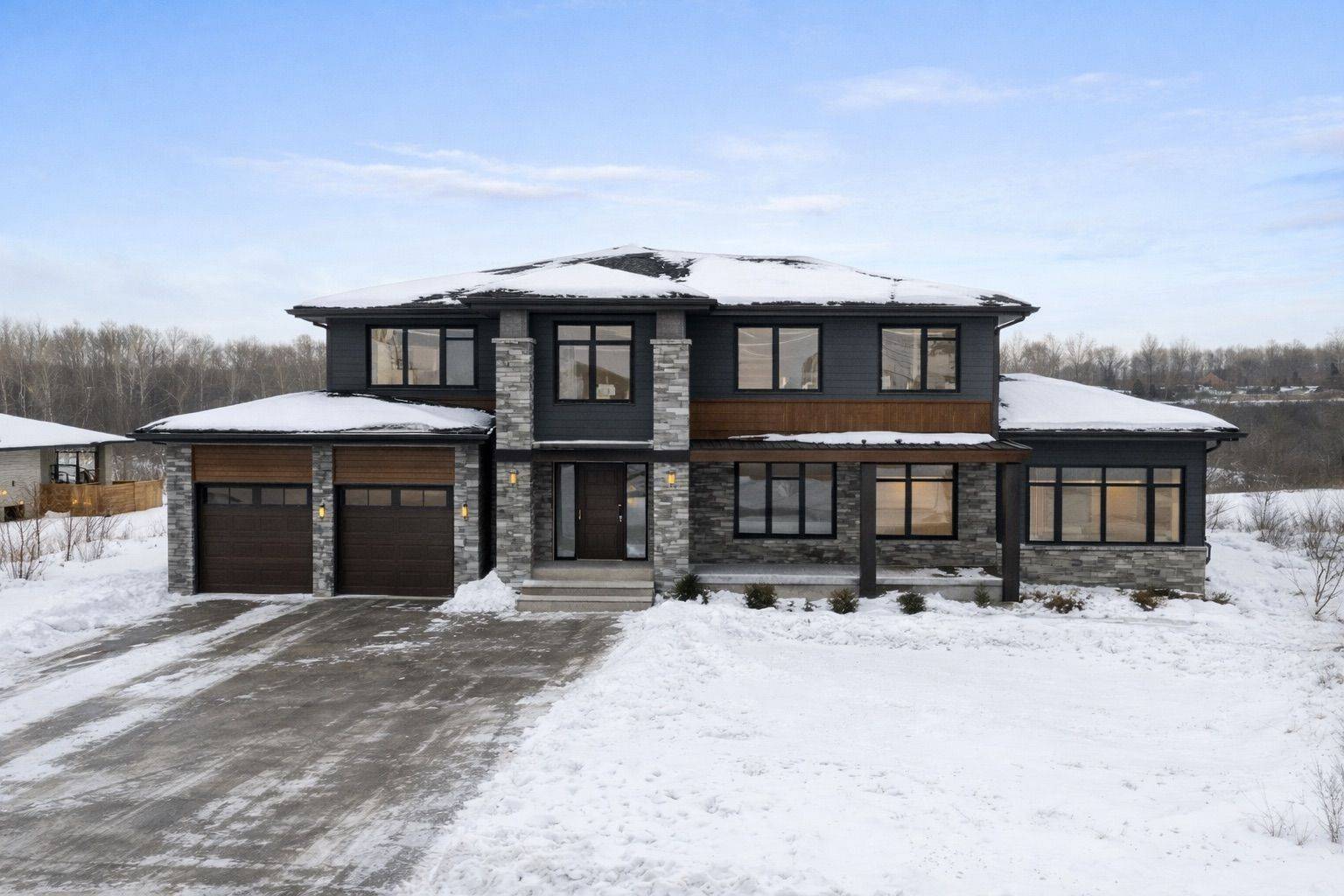 671 Ballycastle CRES, Blossom Park - Airport And Area, ON K1X 0A3