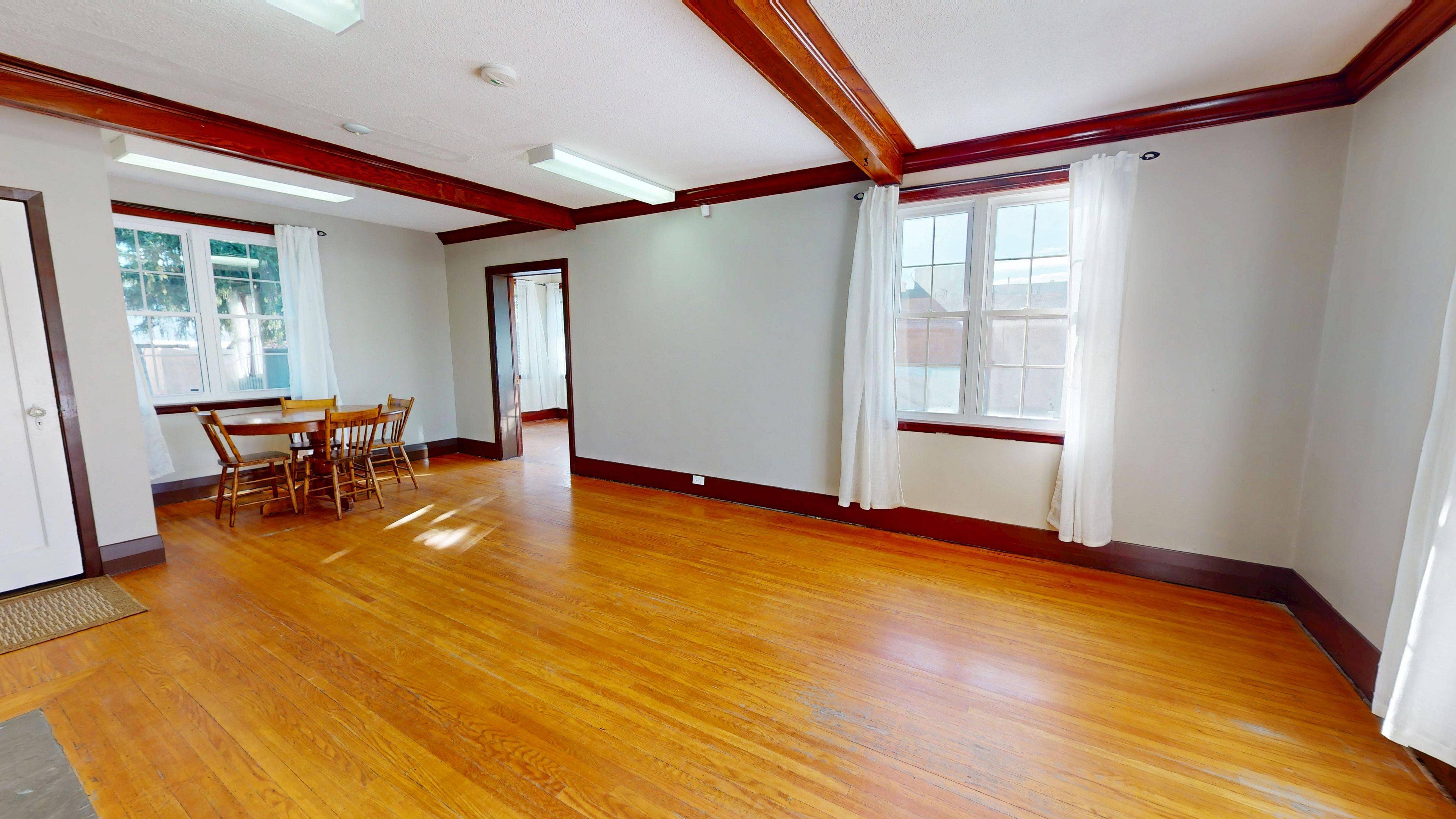 477 12th AVE, Hanover, ON N4N 2V1