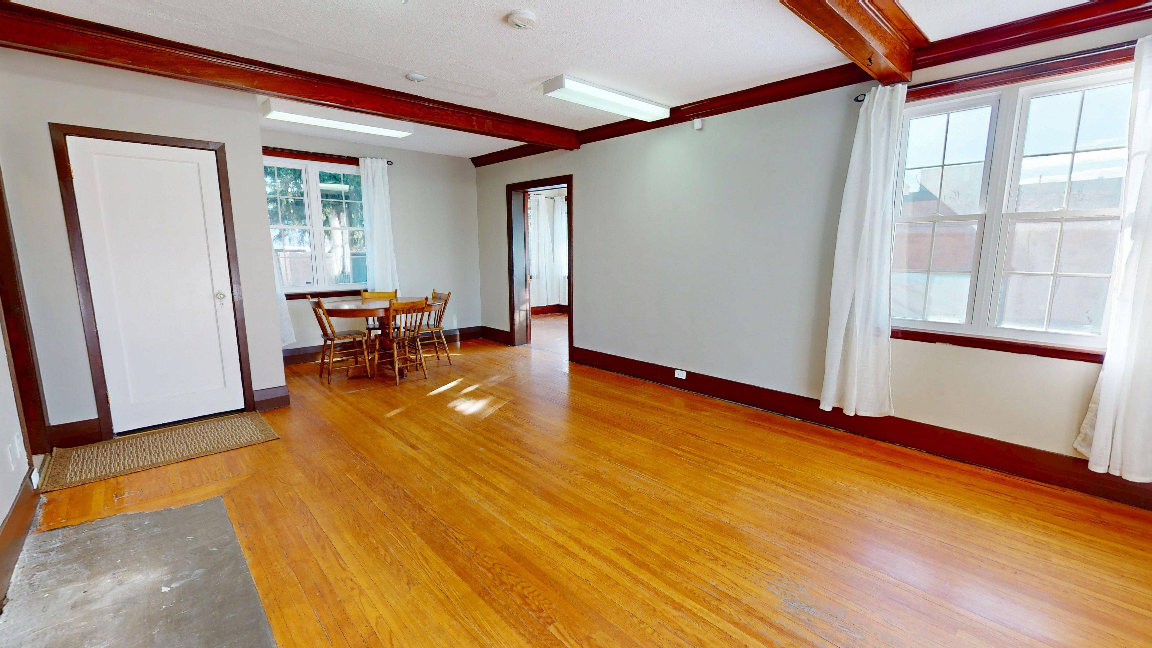 477 12th AVE, Hanover, ON N4N 2V1