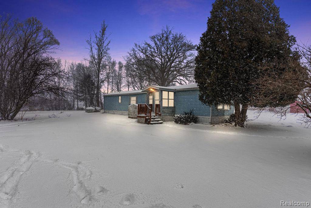 5246 Nicholson RD, Handy Township, MI 48836