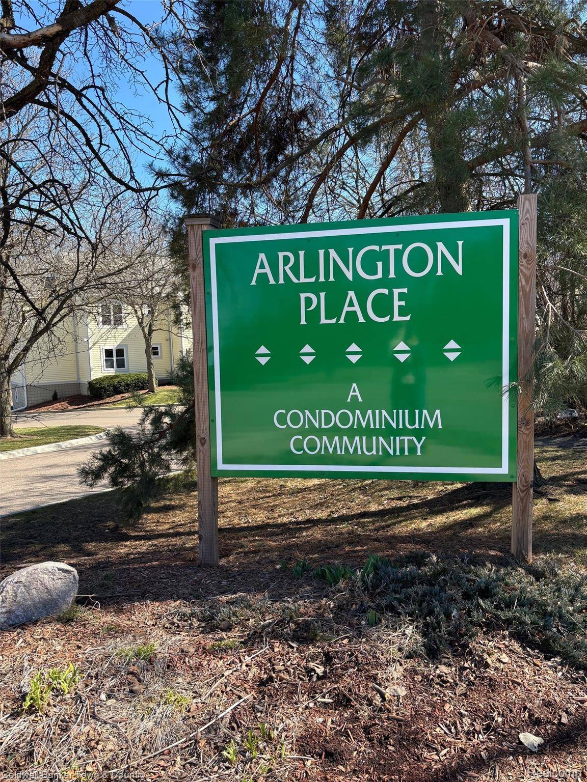 2225 S Huron Pkwy #2, Ann Arbor, MI 48104