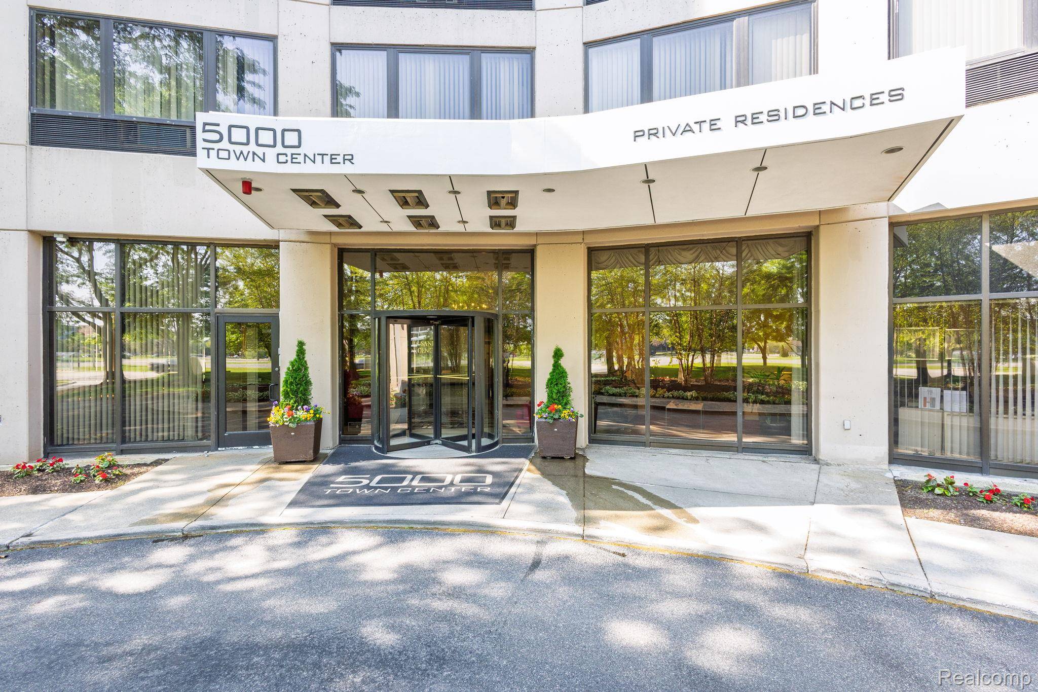5000 Town CTR #2001, Southfield, MI 48075
