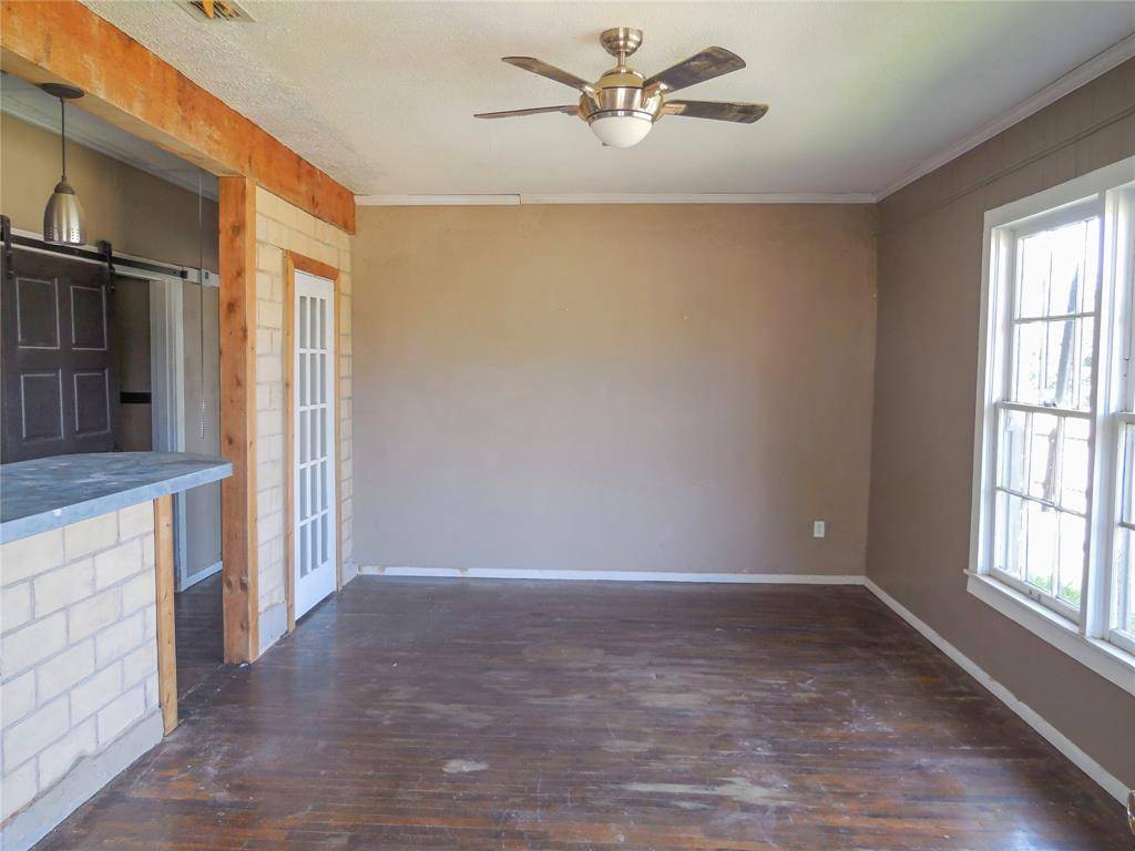 1001 E Lindsey Street, Breckenridge, TX 76424