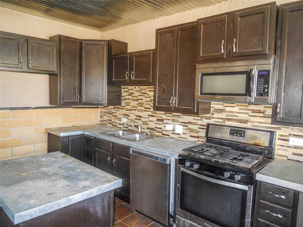 1001 E Lindsey Street, Breckenridge, TX 76424