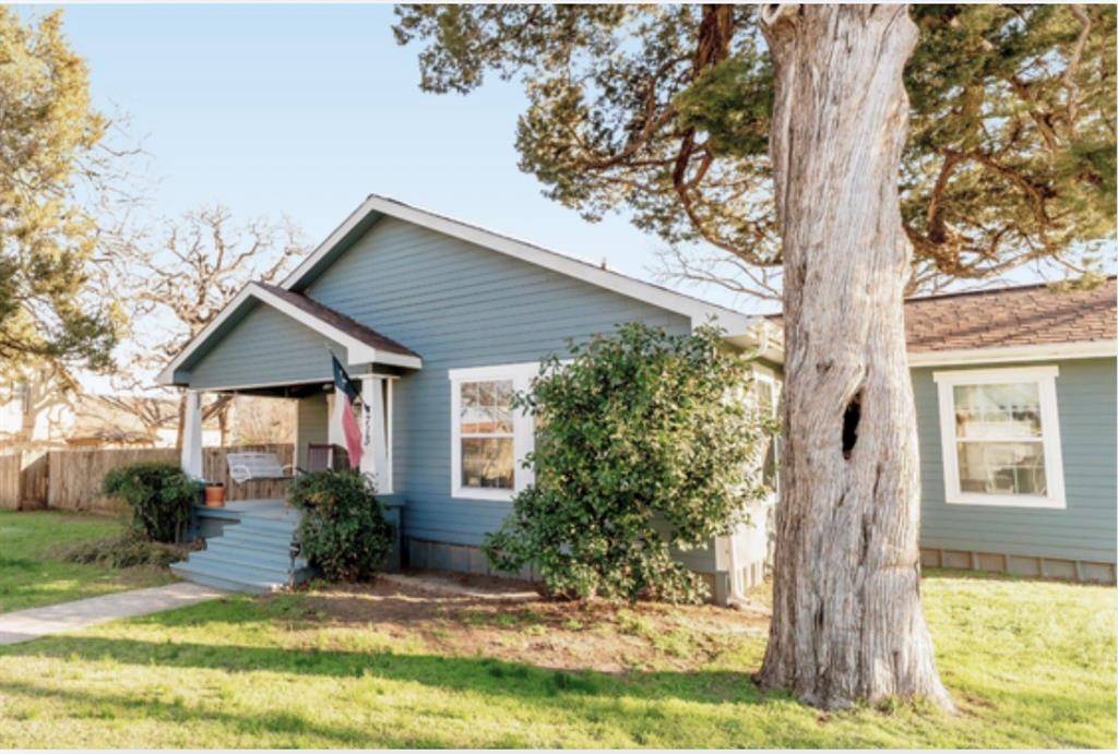 713 W Spring Street, Weatherford, TX 76086