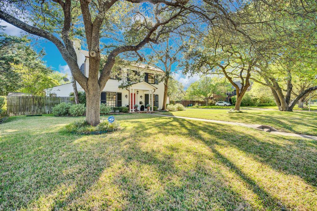 411 Sycamore Street, Waxahachie, TX 75165