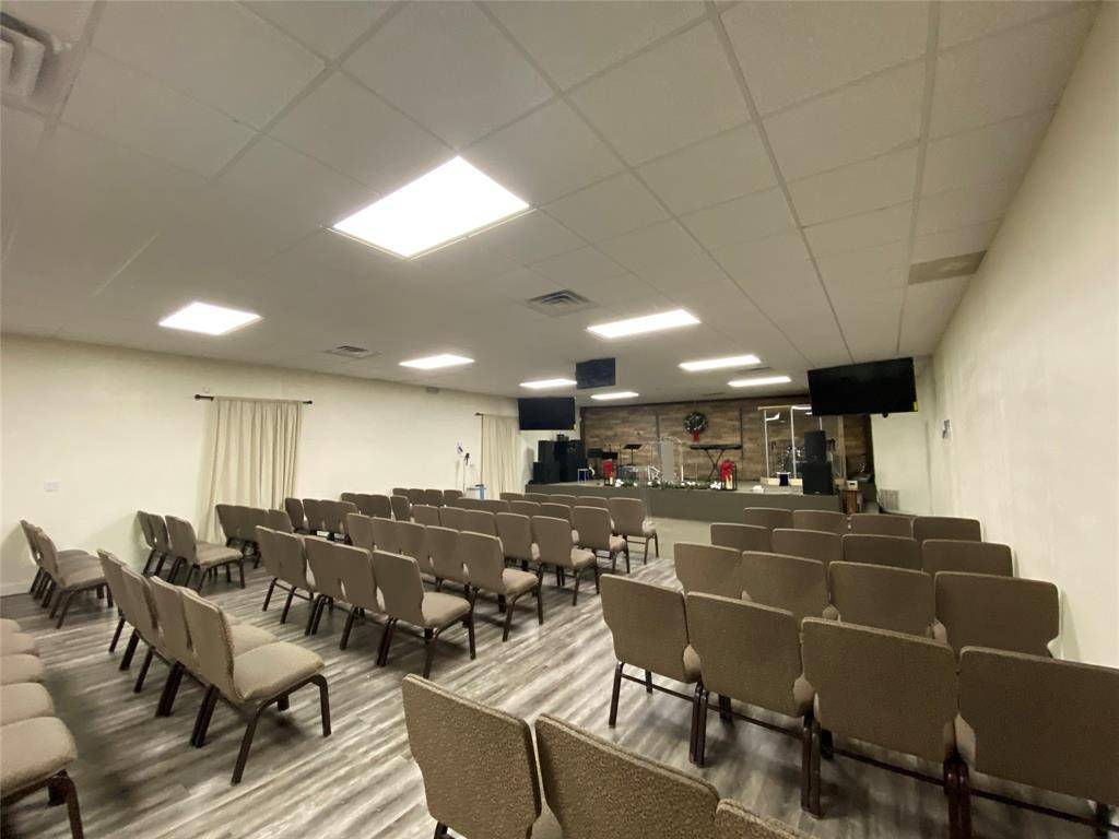 7041 Military Parkway, Dallas, TX 75227