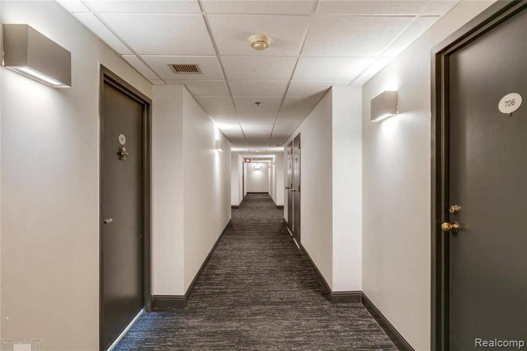 250 E Harbortown #1006 DR, Detroit, MI 48207