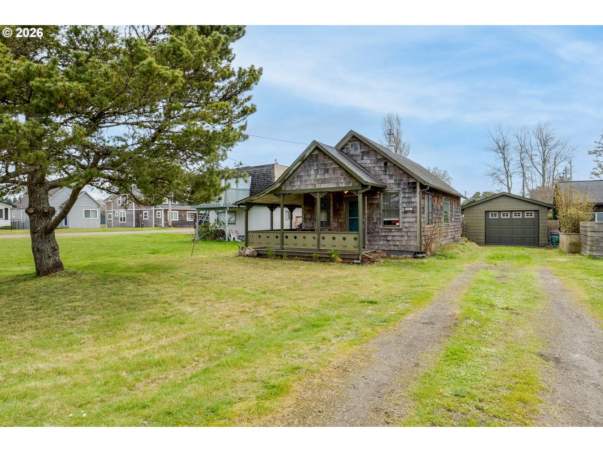 209 5TH ST NE, Long Beach, WA 98631