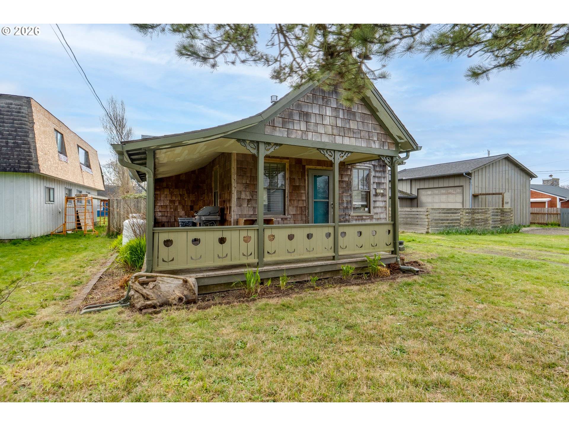 209 5TH ST NE, Long Beach, WA 98631