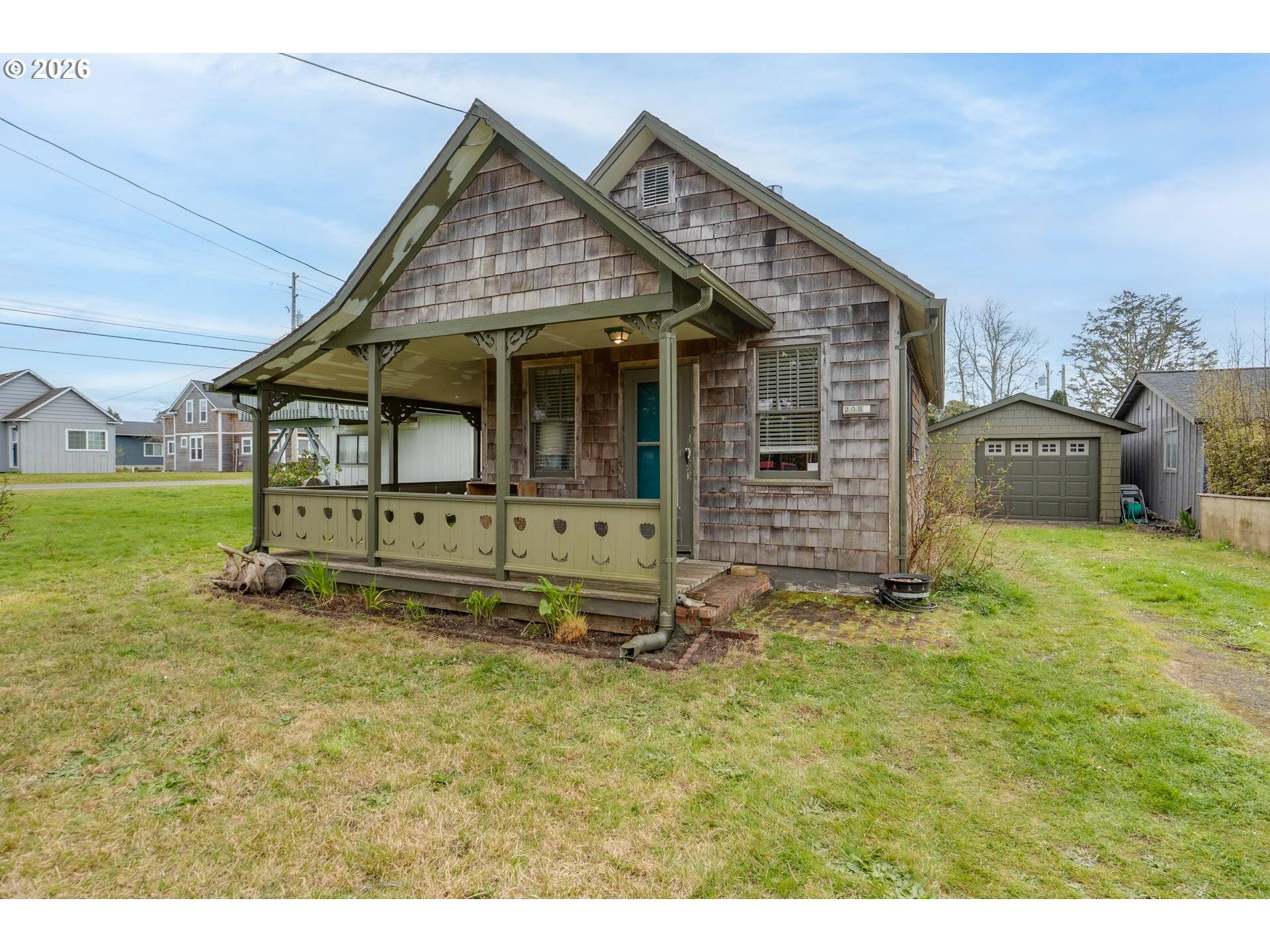 209 5TH ST NE, Long Beach, WA 98631