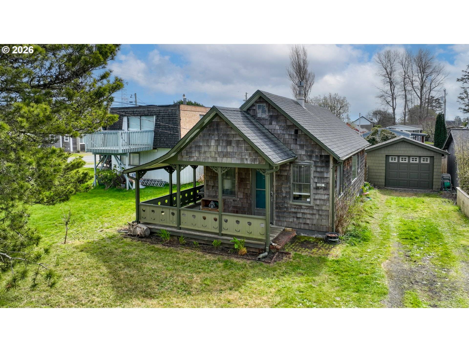 209 5TH ST NE, Long Beach, WA 98631