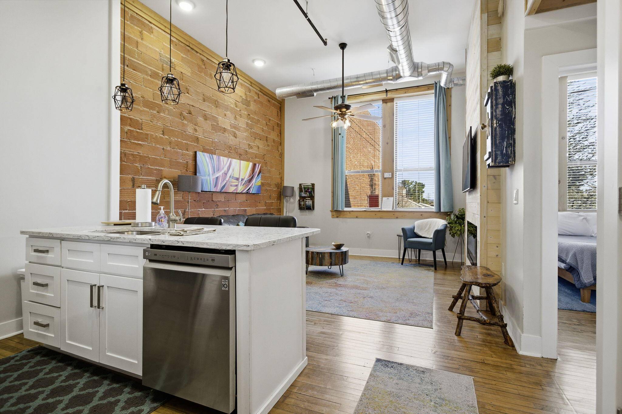 460 Broadway ST #204, South Haven City, MI 49090