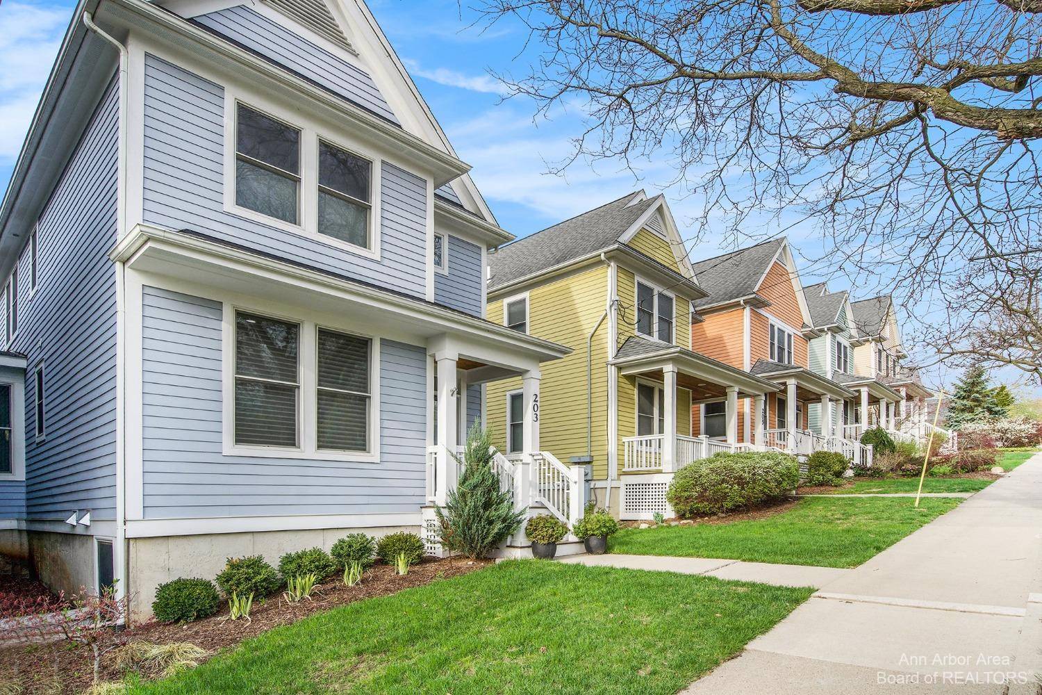 203 W Summit ST, Ann Arbor, MI 48103