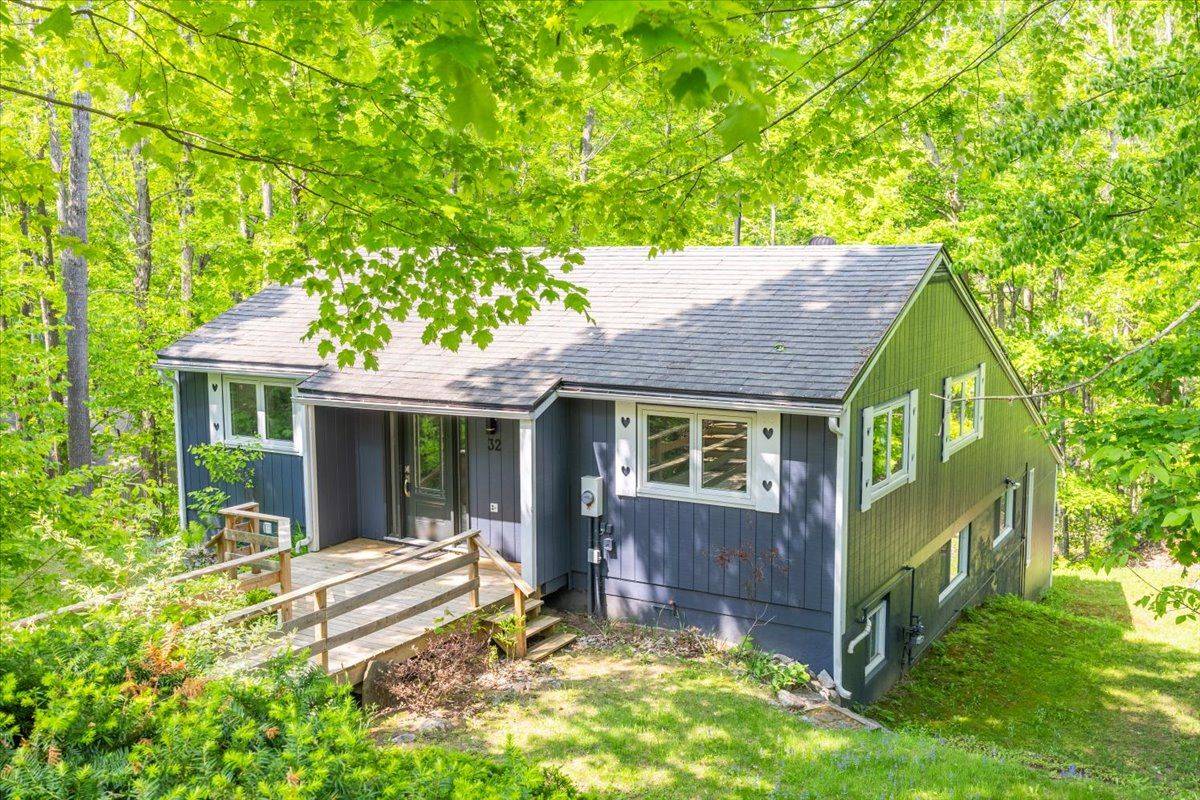 32 Oneida AVE, Oro-medonte, ON L0K 1E0