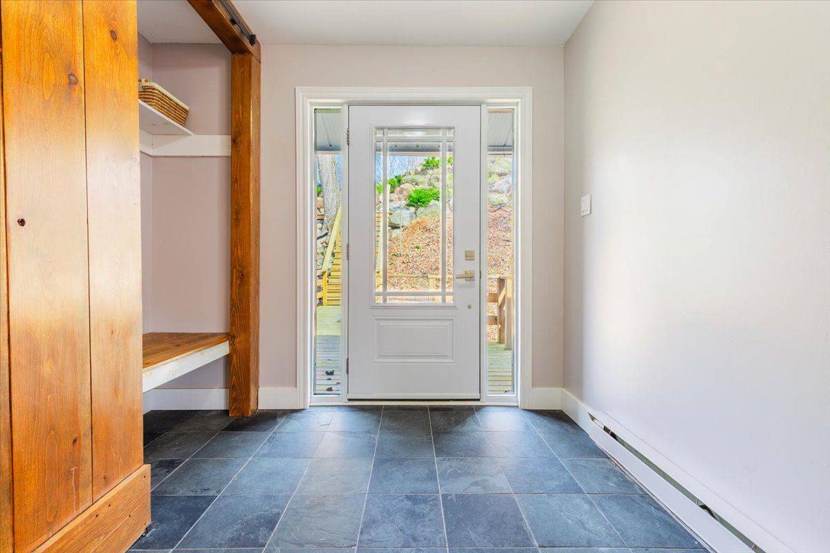 32 Oneida AVE, Oro-medonte, ON L0K 1E0