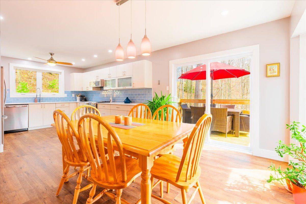 32 Oneida AVE, Oro-medonte, ON L0K 1E0