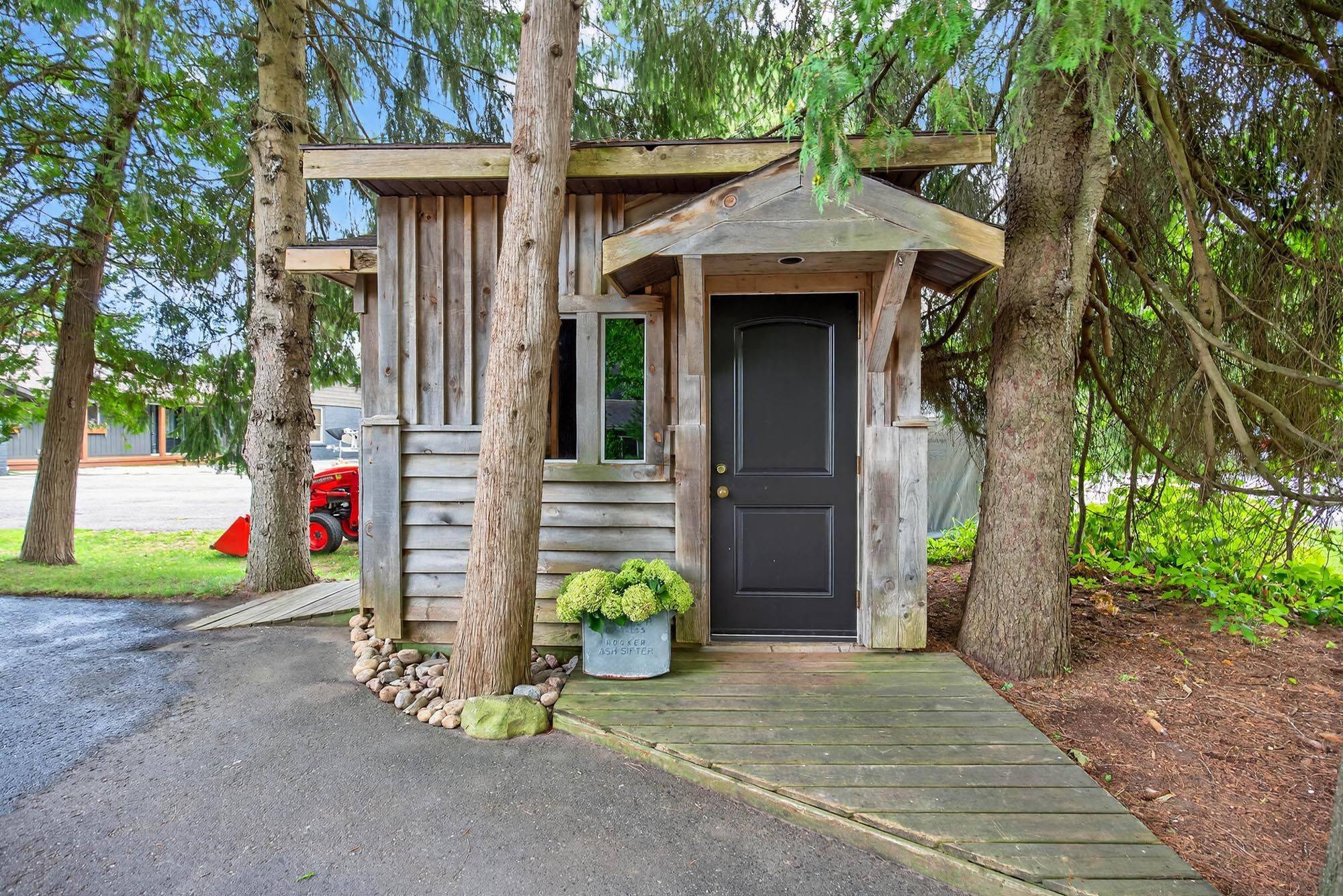 238 Robins Point RD, Tay, ON L0K 2A0