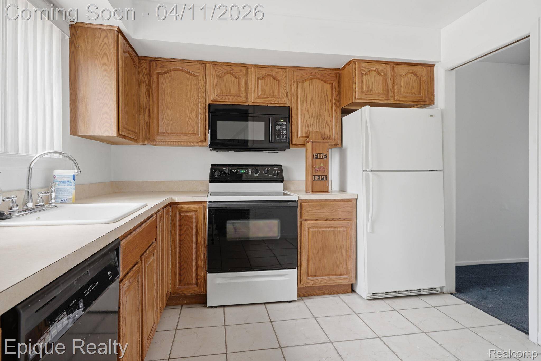 3895 Old Creek RD, Troy, MI 48084