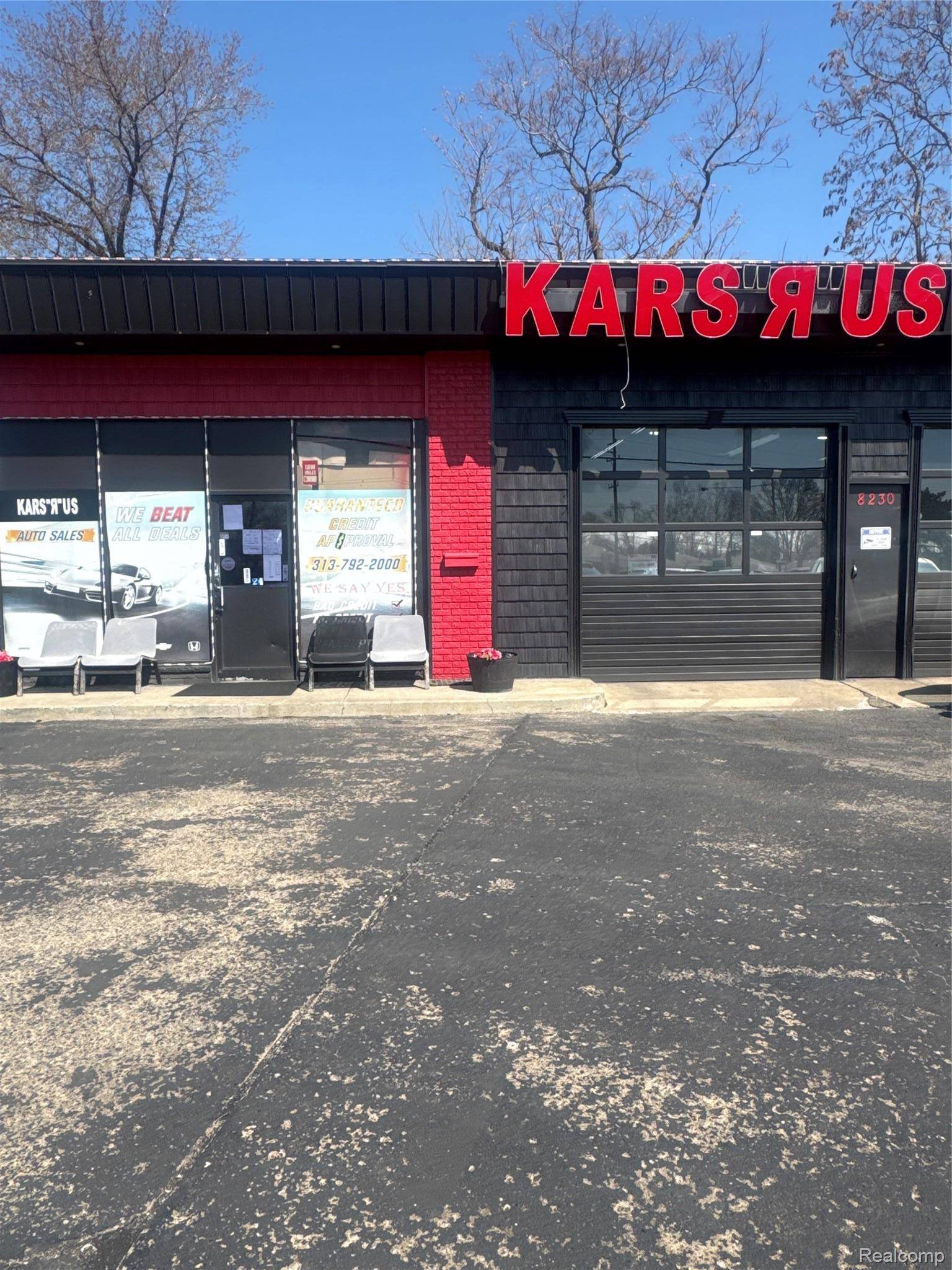 8230 N Telegraph RD, Dearborn Heights, MI 48127