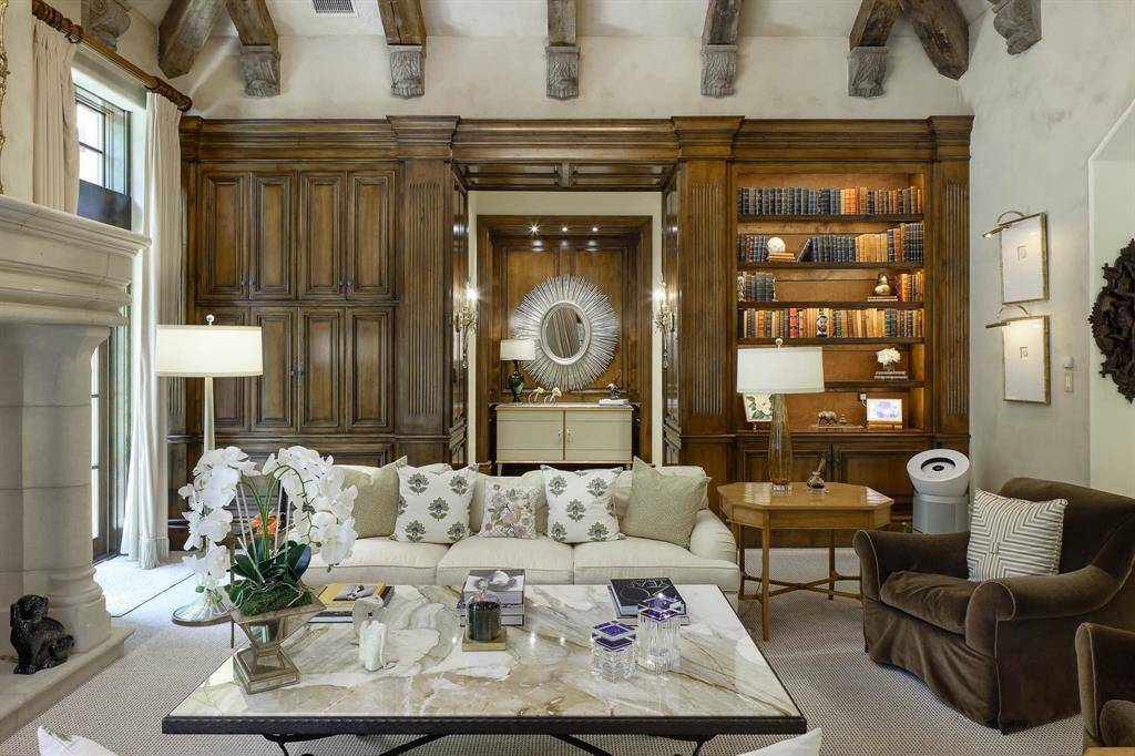 15 Robledo Drive, Dallas, TX 75230