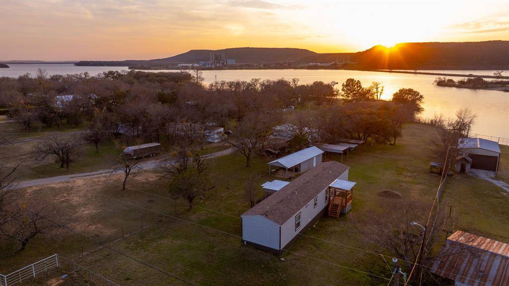 308 N Lakeview Drive, Palo Pinto, TX 76484