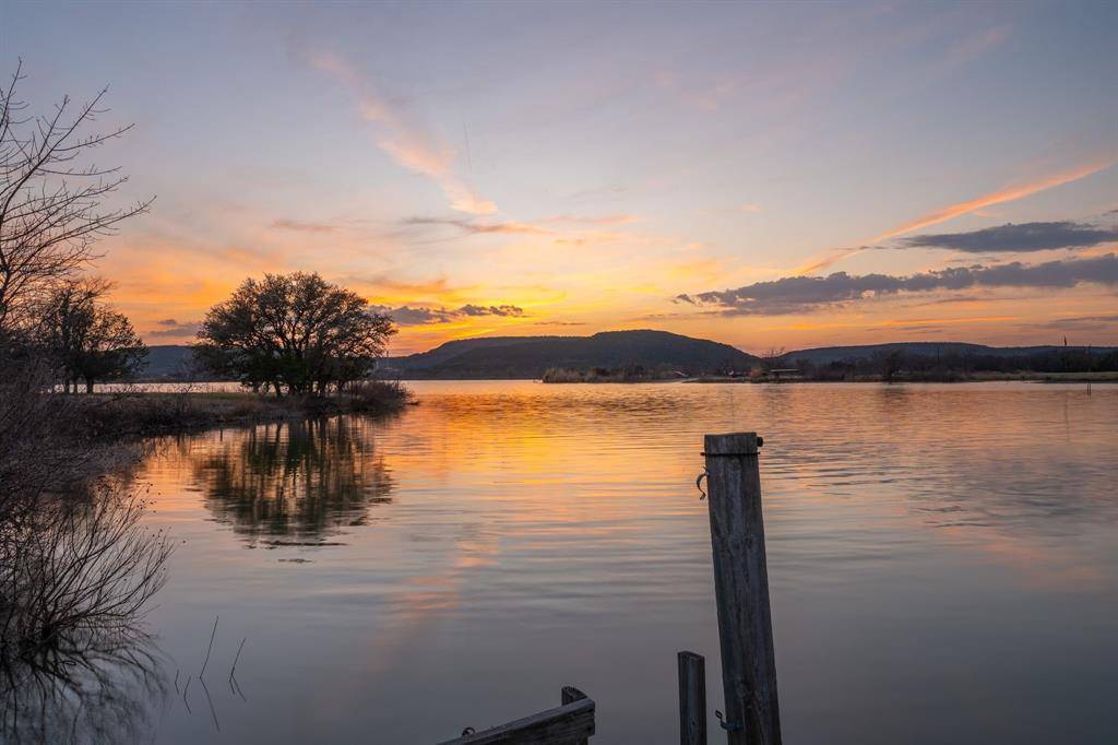 308 N Lakeview Drive, Palo Pinto, TX 76484