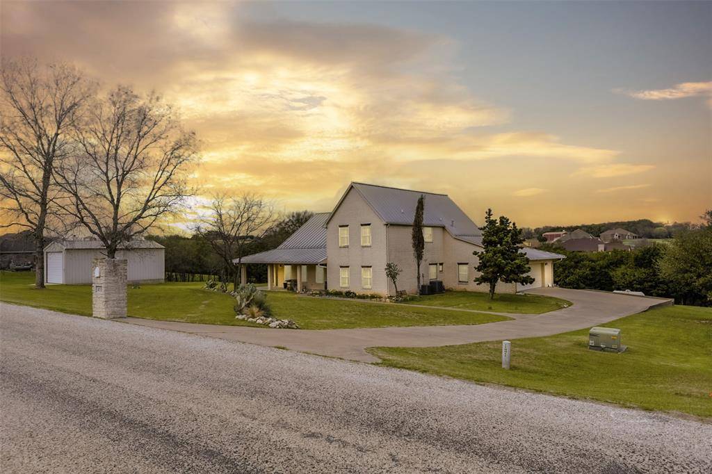 433 Stone Mountain Court, Cresson, TX 76035