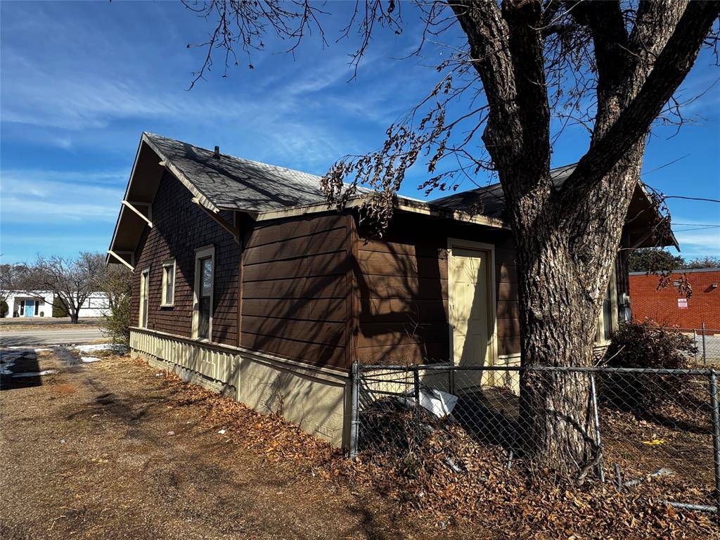 2305 9th Street, Wichita Falls, TX 76301