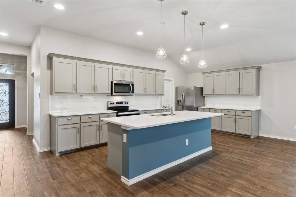 3421 Riverside Drive, Aubrey, TX 76227