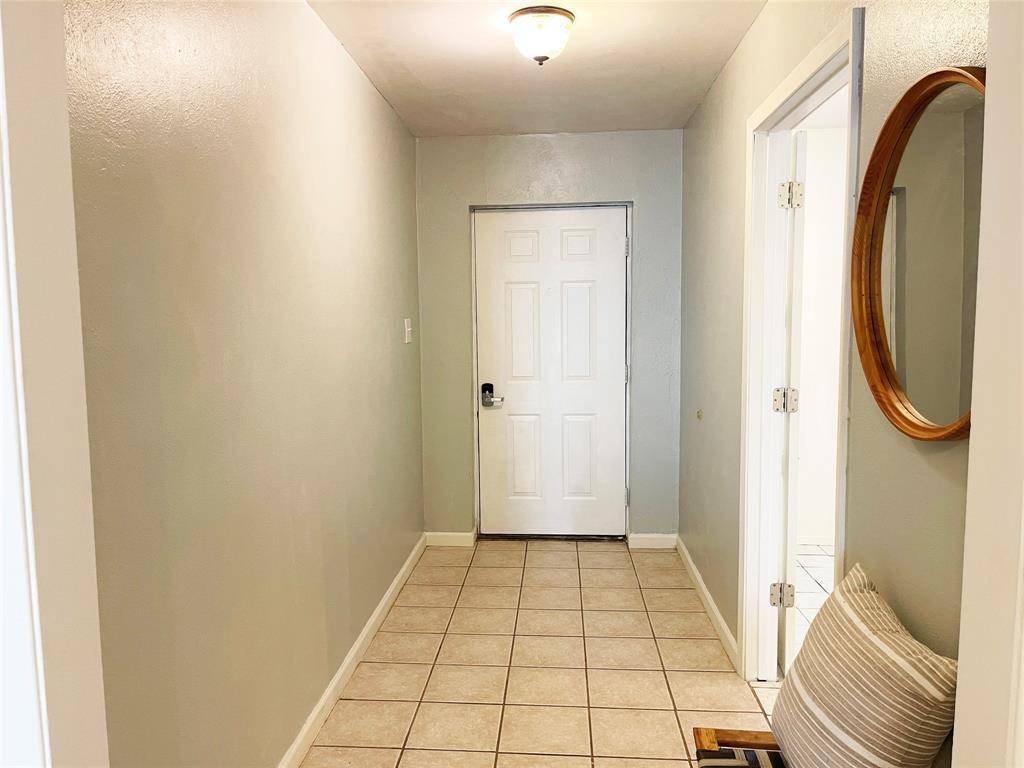 5528 Woodland Hills Drive, Denton, TX 76208