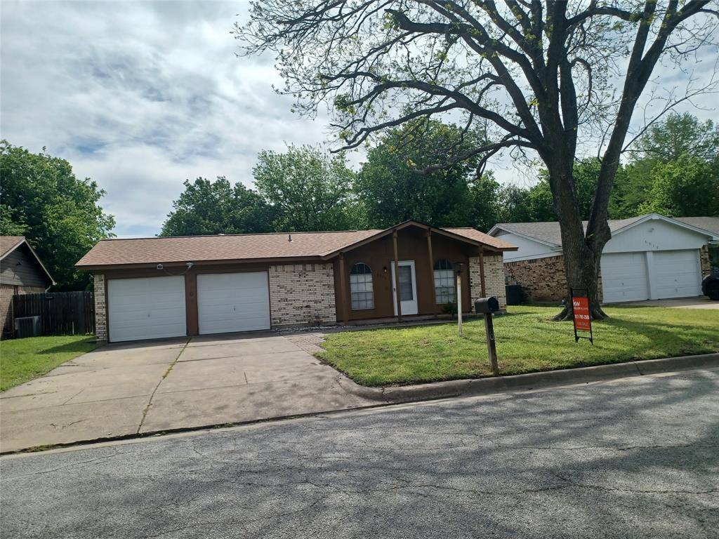 6909 Maryhill Road, Forest Hill, TX 76140