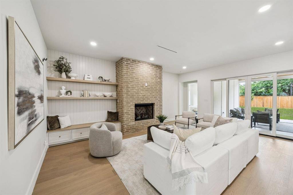 6244 Richmond Avenue, Dallas, TX 75214