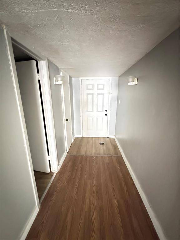 26 E Mountain Creek Drive, Grand Prairie, TX 75052