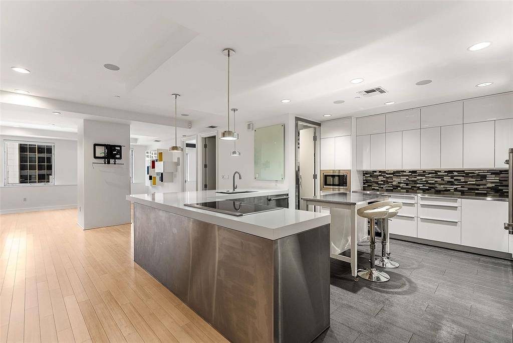 1505 Elm Street #1003, Dallas, TX 75201