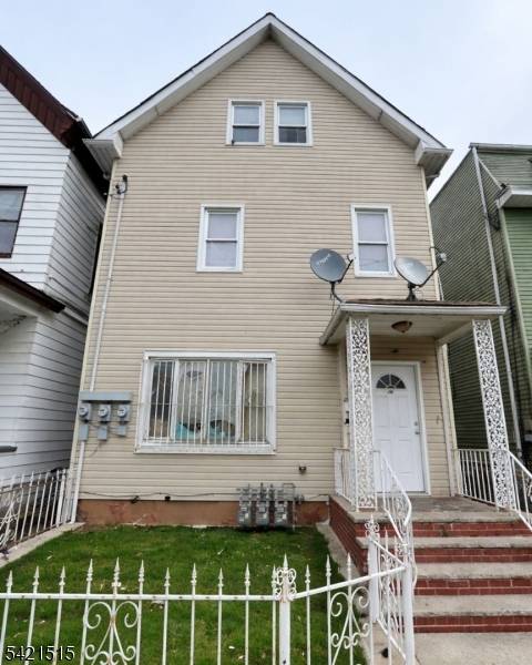 255 Franklin St, Elizabeth City, NJ 07206