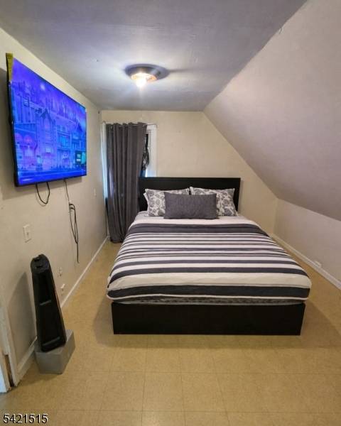 255 Franklin St, Elizabeth City, NJ 07206