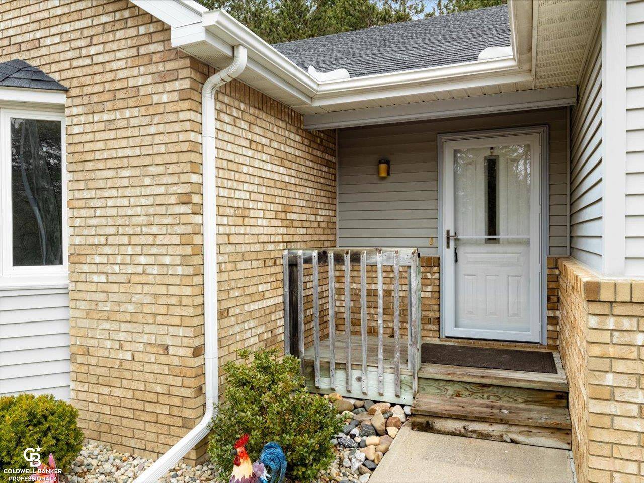 7262 Lakeshore RD, Burtchville Twp, MI 48059