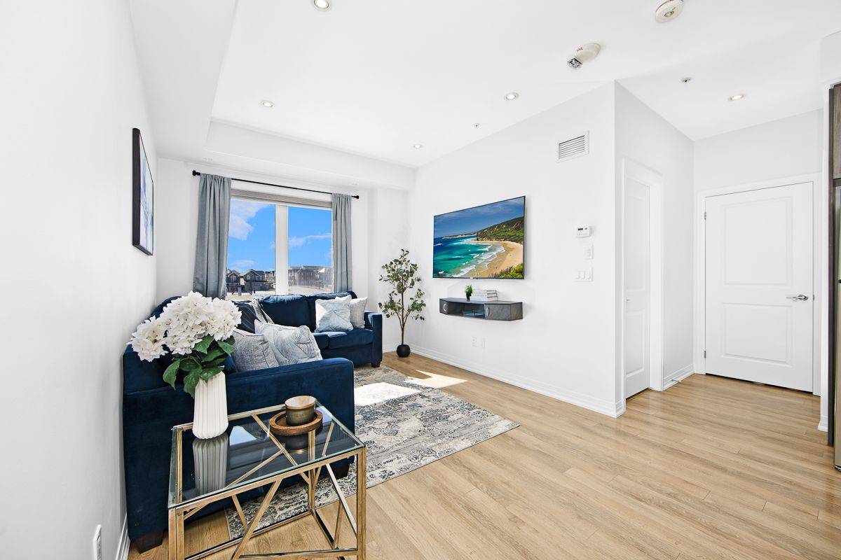 2635 William Jackson DR #515, Pickering, ON L1X 0L3