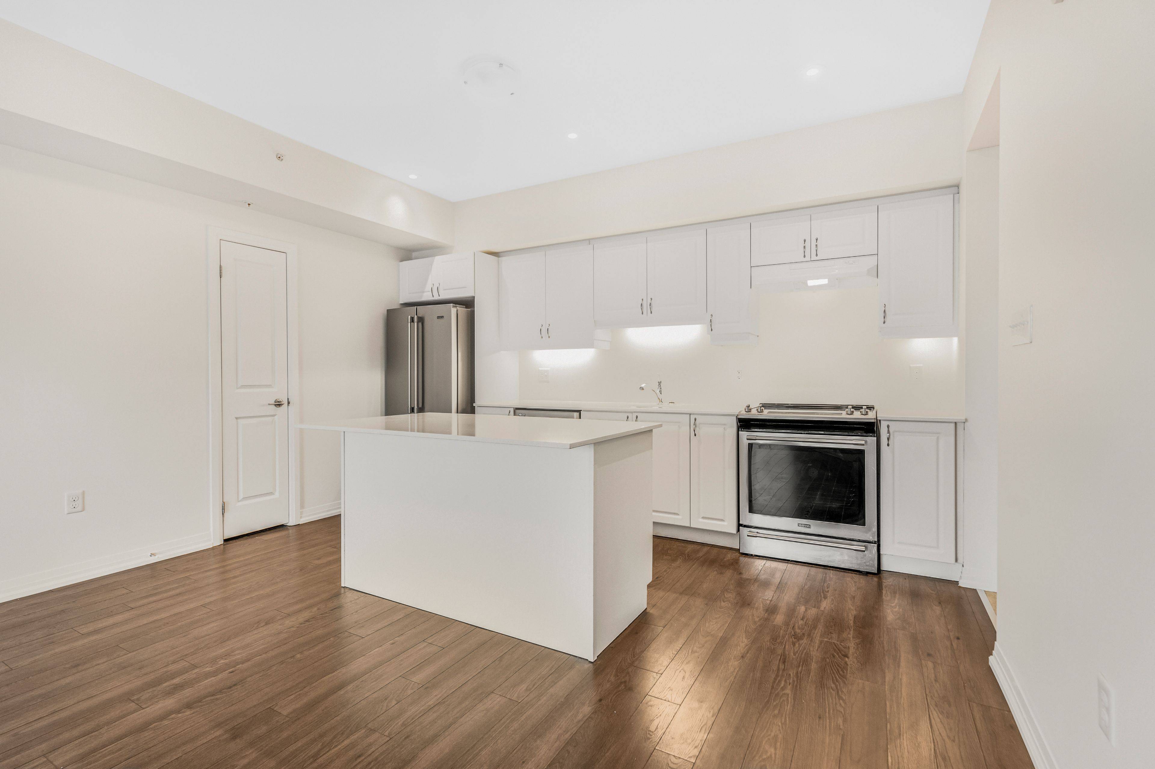 300 Essa RD #601, Barrie, ON L9J 0B9