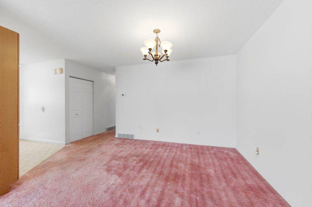 1274 Maitland AVE, Belair Park - Copeland Park And Area, ON K2C 2C6