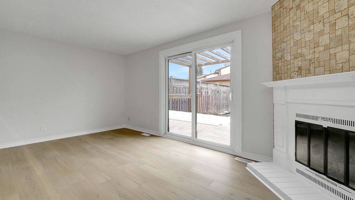 195 Sherway DR, Barrhaven, ON K2J 1Y1