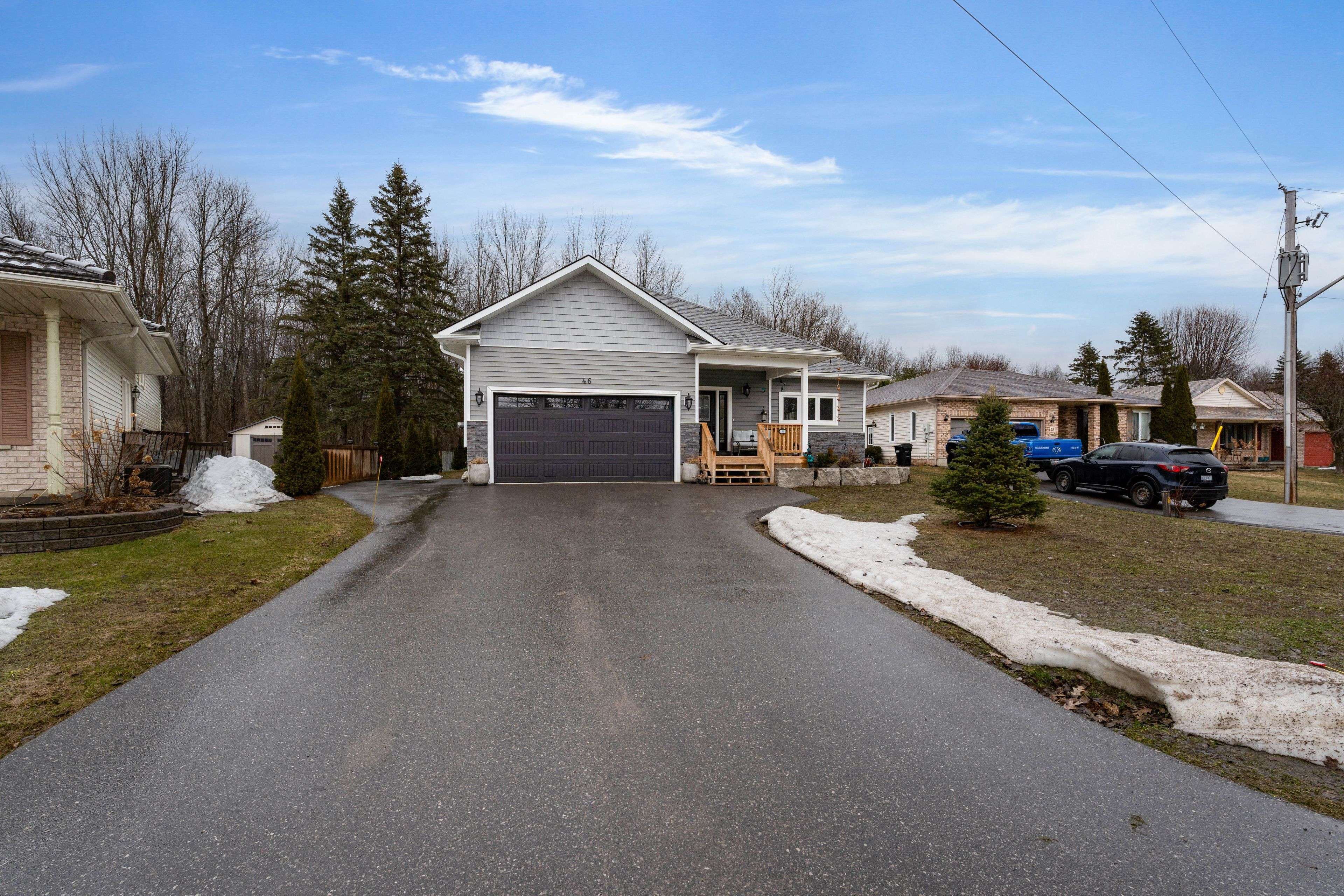 46 Brick Pond RD, Severn, ON L0K 1E0